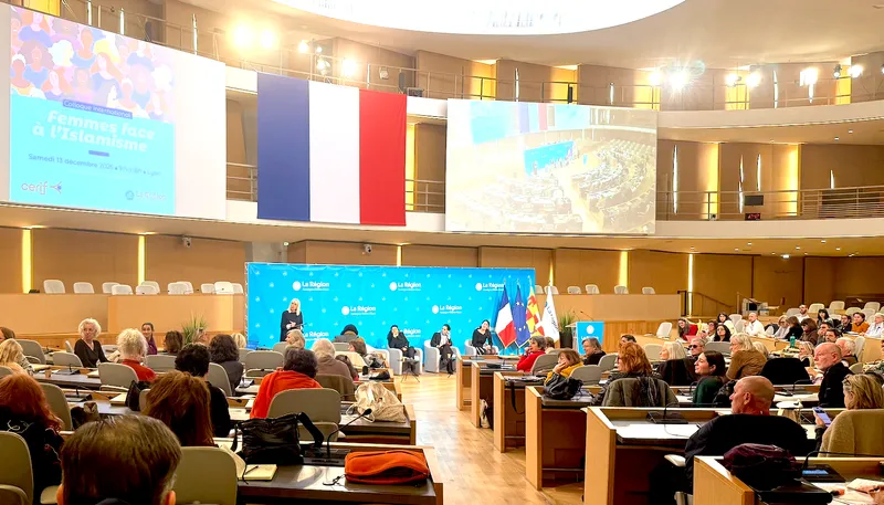 Femmes face à l'islamisme